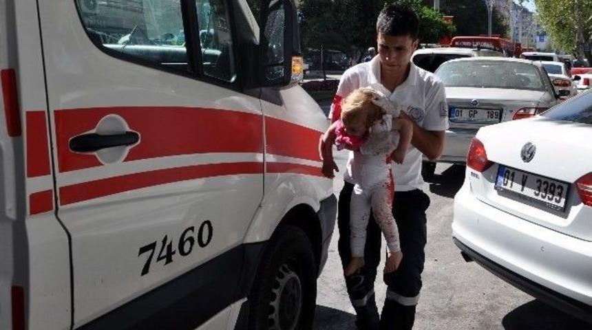 2 Yaşındaki Bebek Asans&ouml;re Sıkıştı