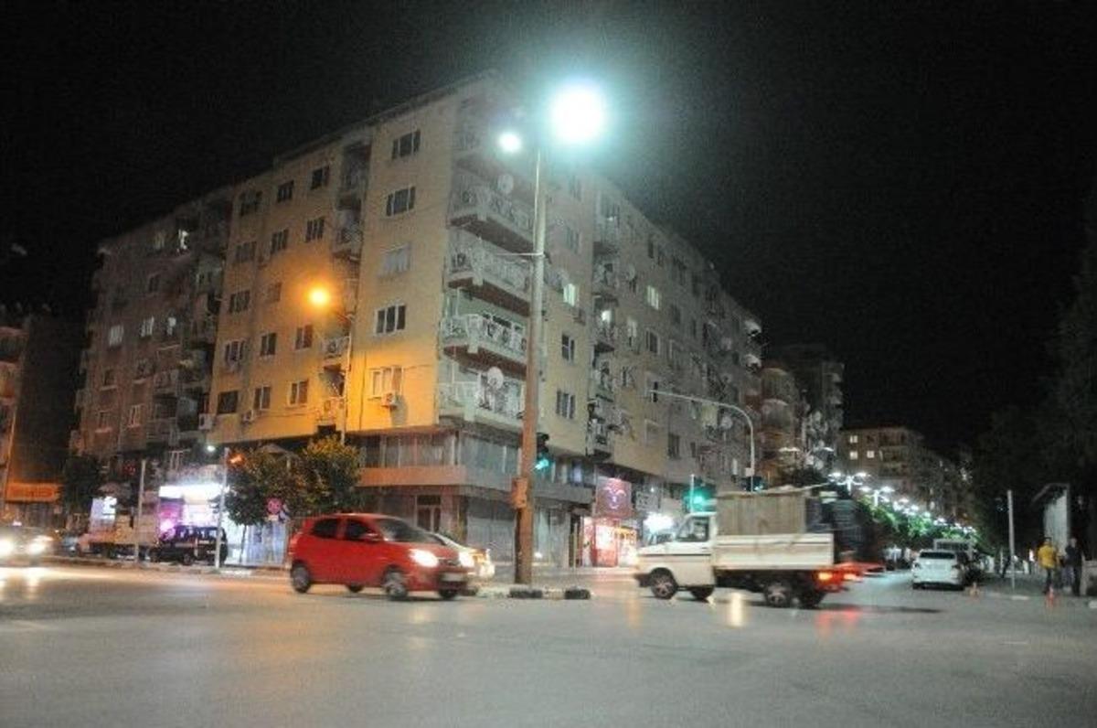 Manisa Sokakları Işıl Işıl