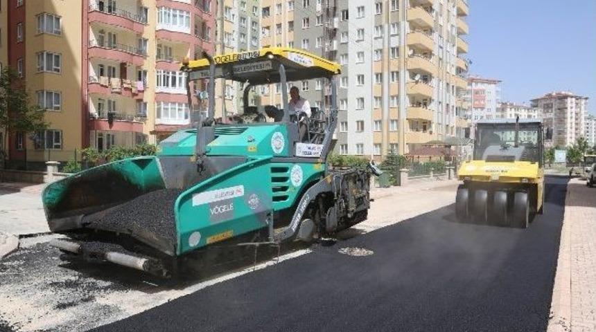 Bah&ccedil;elievler'de Asfalt &Ccedil;alışması