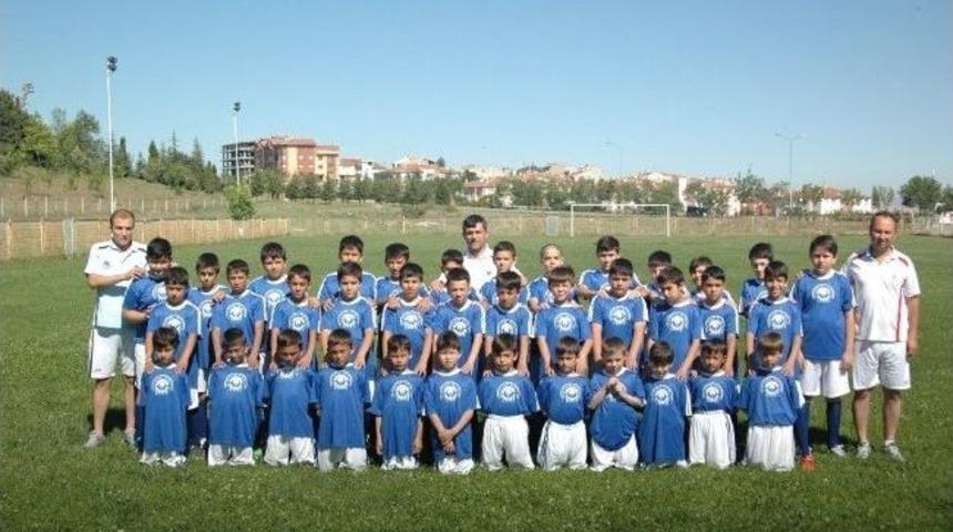 Odunpazarı Yaz Futbol Okulu &Ccedil;alışmalarına Başladı