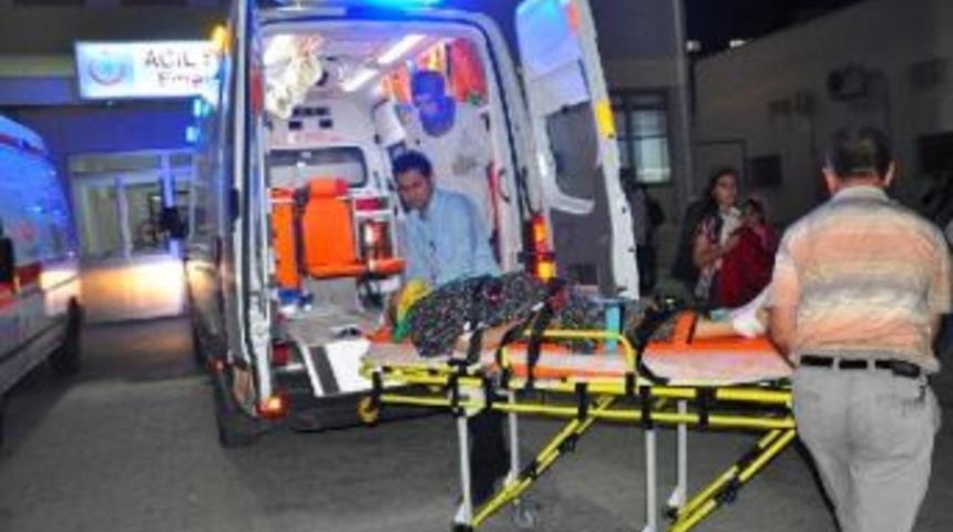 Otomobille TIR &Ccedil;arpıştı 7 Yaralı