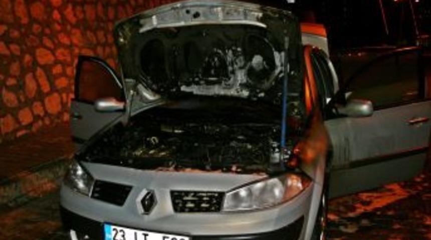 Seyir Halindeki Ara&ccedil; alev aldı