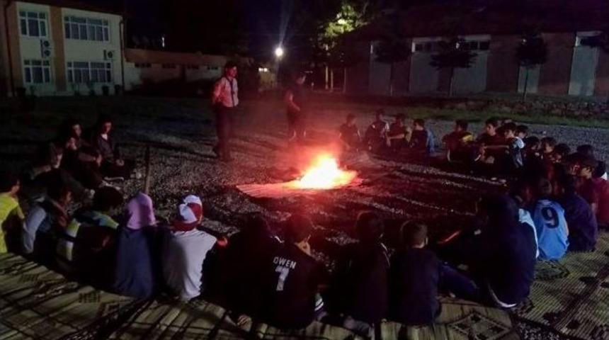 Gen&ccedil;lik Merkezi Yaz Okulları İzci Kampı İle Başladı