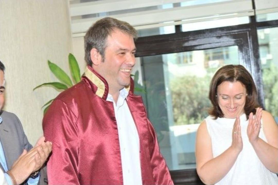 Başkan'ın Makamında Nikah