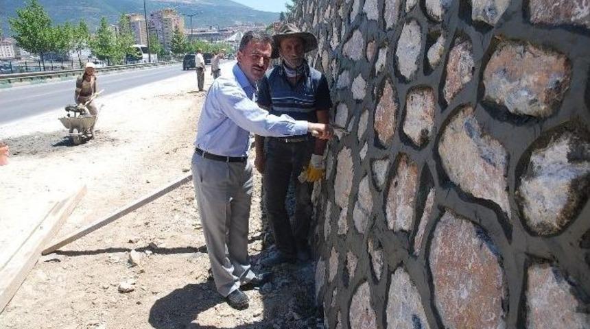 Yılmaz Yol İnşaatında &Ccedil;alıştı