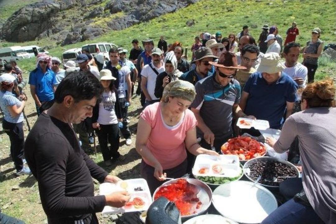 D&ouml;rt Mevsim Bir Arada