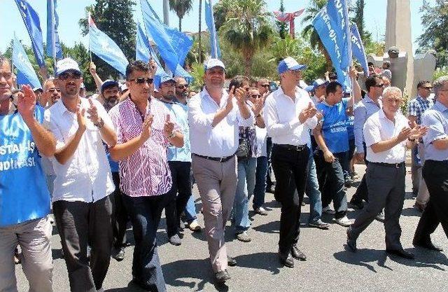 Cam İş&ccedil;ilerinin Grevi Devam Ediyor 1