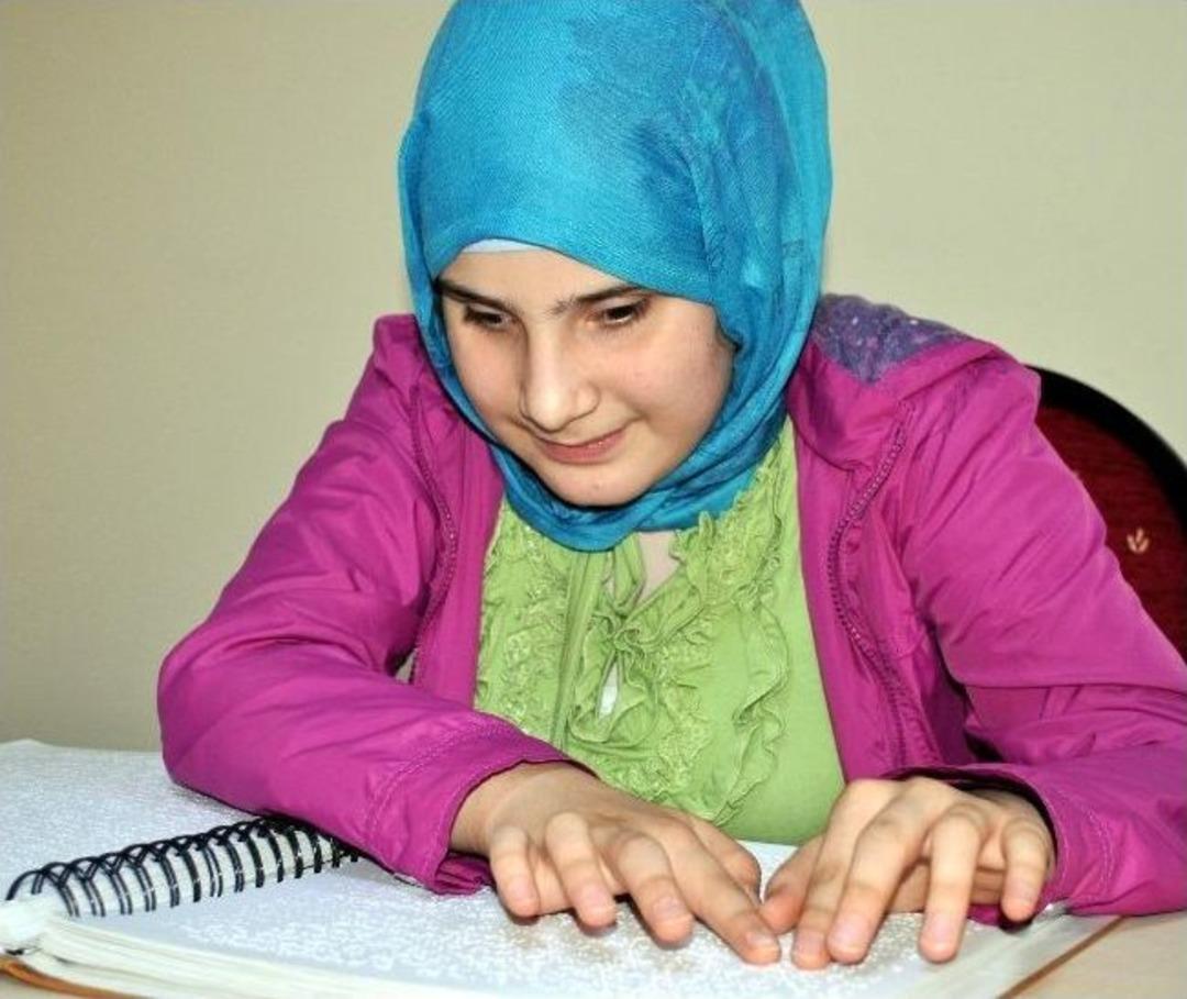 Kur'an Aşkı Engel Tanımıyor