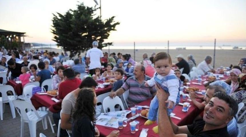 Beykoz&rsquo;da Komşuluk Ve Paylaşmanın Adresi &lsquo;sokak İftarları&rsquo;