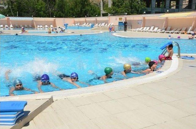 Bilecik Belediyesi Yaz Spor Okulları Başladı