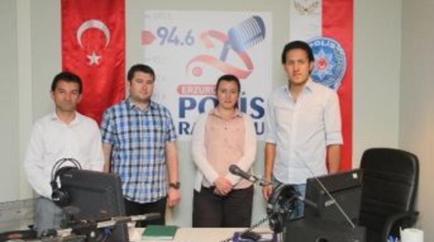 Polis Radyosunda &ldquo;uluslararası Uyuşturucu Kullanımı Ve Ka&ccedil;ak&ccedil;ılığı İle M&uuml;cadele&rdquo; Konusu Konuşuldu