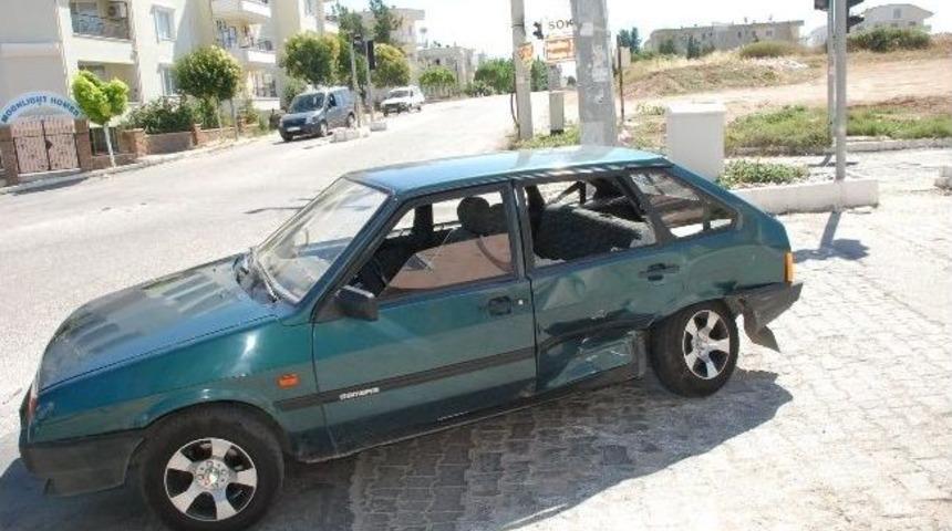 Didim&rsquo;de Kavşakta Kaza: 2 Yaralı