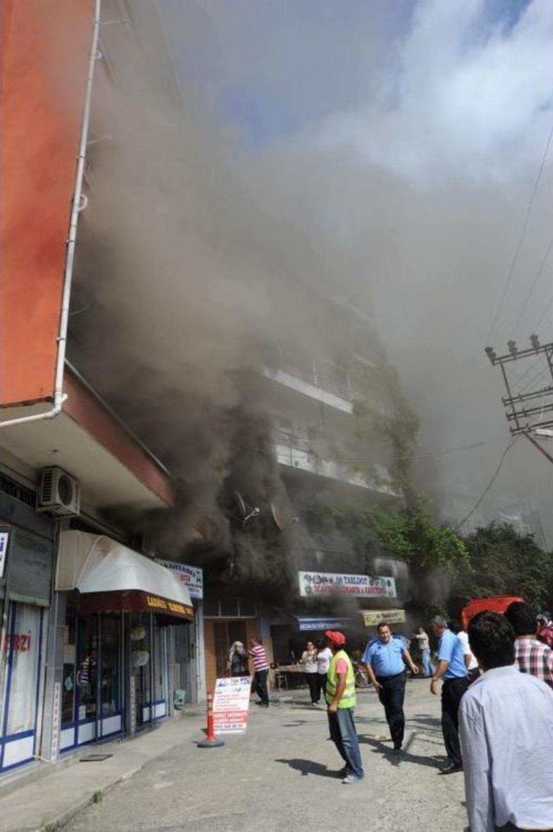 Arhavi'de Lokanta Yangını