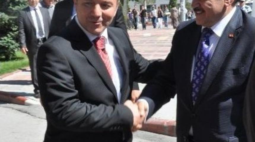 Bakan Eroğlu&rsquo;dan Hanefi Avcı&rsquo;ya Ge&ccedil;miş Olsun Dileği