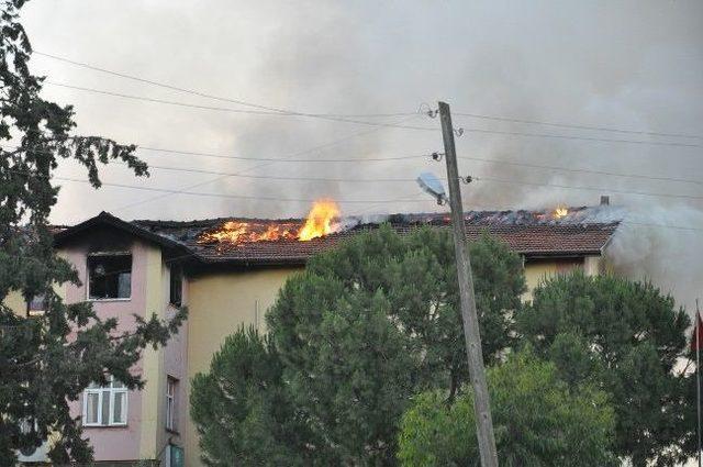 Yatılı Kur&rsquo;an Kursunda &Ccedil;ıkan Yangın Korkuttu 1