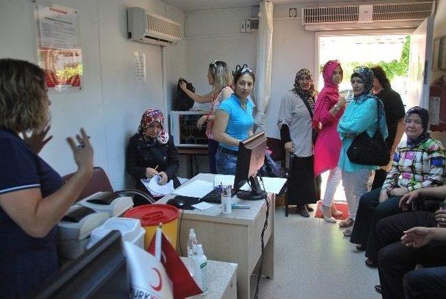 Ak Kadınlar&rsquo;dan Kan Bağış Kampanyasına Destek 1