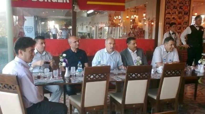 Iğdır&rsquo;a Atanan Y&uuml;zbaşı Varol&rsquo;a Veda Yemeği