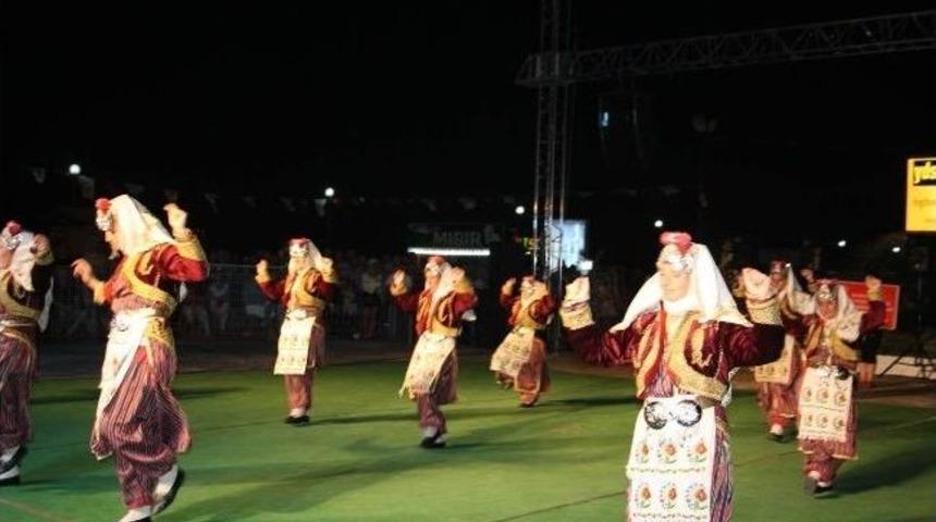 Engelli Bayanlar Halkoyunları Ekibi Kulayı Başarıyla Temsil Etti