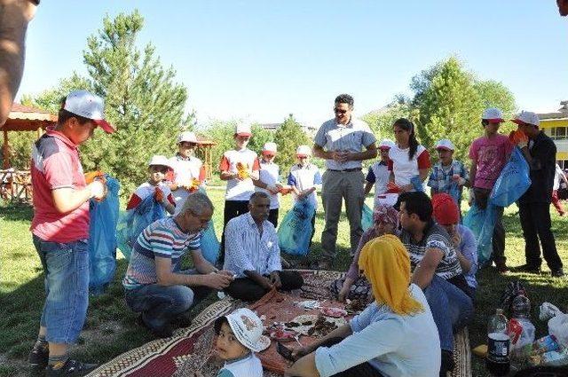 G&ouml;n&uuml;ll&uuml; Gen&ccedil;lerden &Ouml;rnek Davranış 2