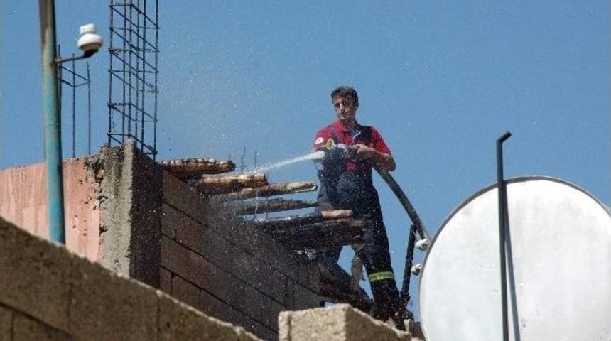 Ekmek Yaparken, İkametin &Ccedil;atısı Yandı