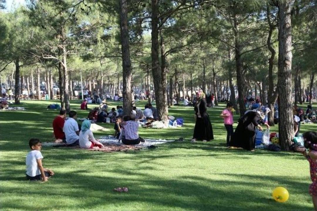 D&uuml;l&uuml;k Tabiat Parkı&rsquo;na Ziyaret&ccedil;i Akını