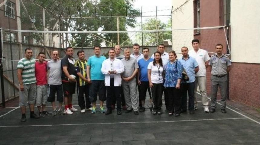 Amatem&rsquo;de Yatan Hastalar İ&ccedil;in Voleybol Turnuvası D&uuml;zenlendi