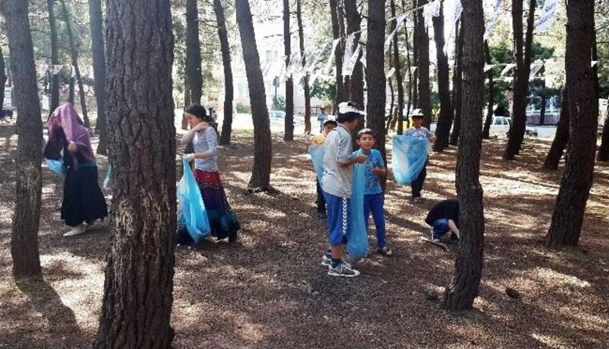 Kartallı Minikler &Ccedil;evre Temizliği Yaptı
