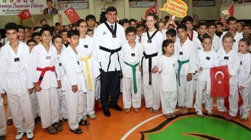 Şehitkamil Belediyesi Yaz Spor Okullarında Coşkulu A&ccedil;ılış