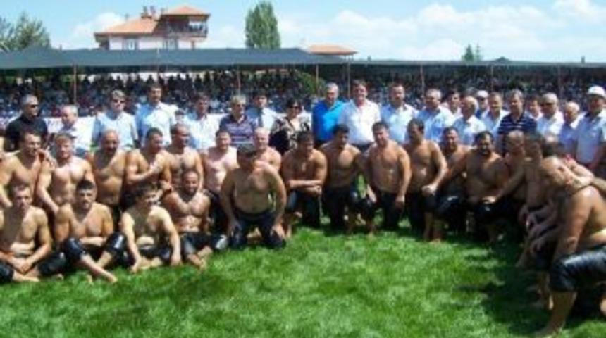 Korkuteli Altın Kiraz G&uuml;reşleri 31 Ağustos&rsquo;ta Ger&ccedil;ekleştirilecek