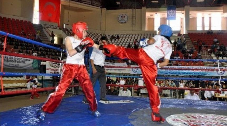 Kickboks Şampiyonasını Orhan Ayhan Da İzledi