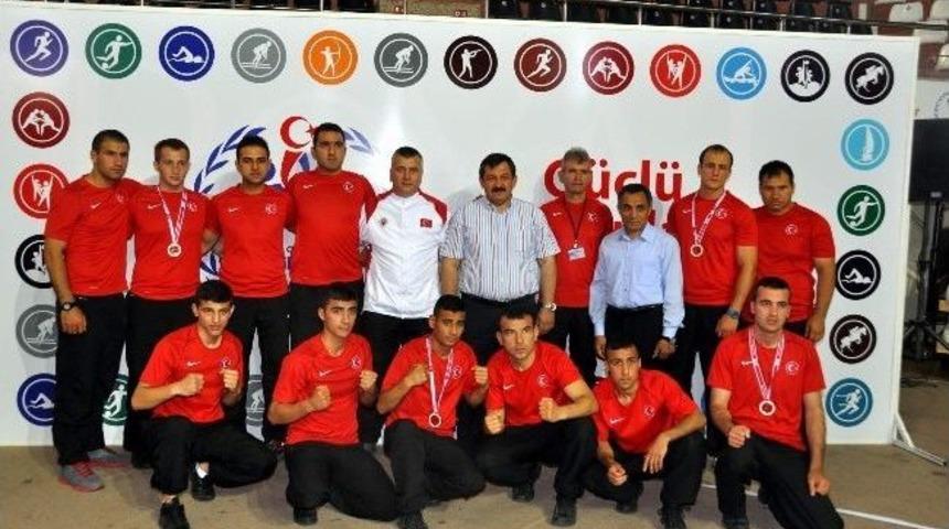 Kickboks Şampiyonasının &lsquo;altın&rsquo; Takımı T&uuml;rk Silahlı Kuvvetleri.