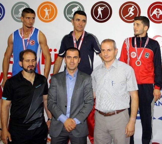 Kickboks Türkiye Şampiyonası 3. Gününde Gaziantep Bir Şampiyon Daha Çıkardı