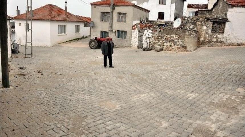 K&ouml;y İ&ccedil;i Yollarına Parke Taşı D&ouml;şeniyor