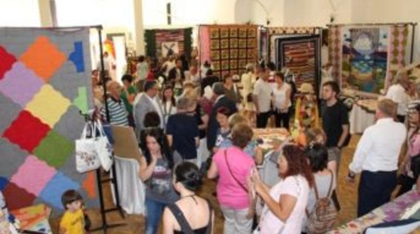 &Ccedil;anakkale&rsquo;de İğne İle Kumaşın Dansı Sergisi A&ccedil;ıldı