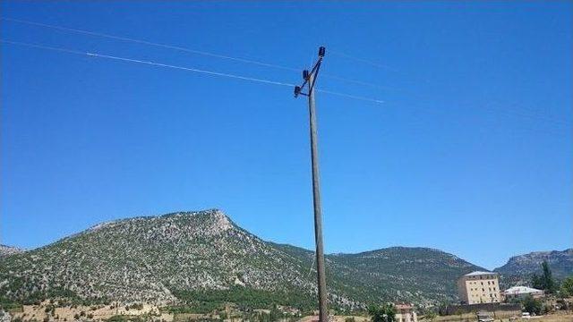 Feke de 45 D&ouml;n&uuml;m Buğday Tarlası Yandı 3