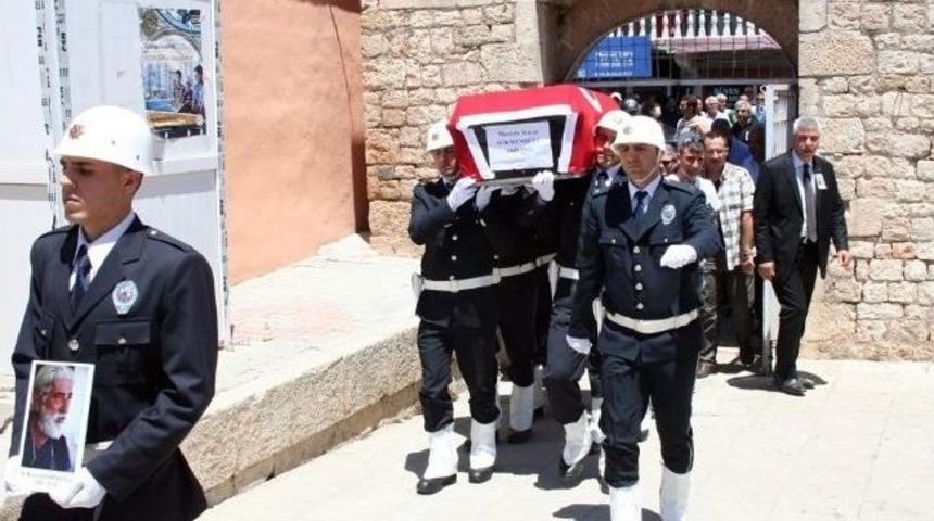 S&ouml;kmenoğlu Son Yolculuğuna Uğurlandı