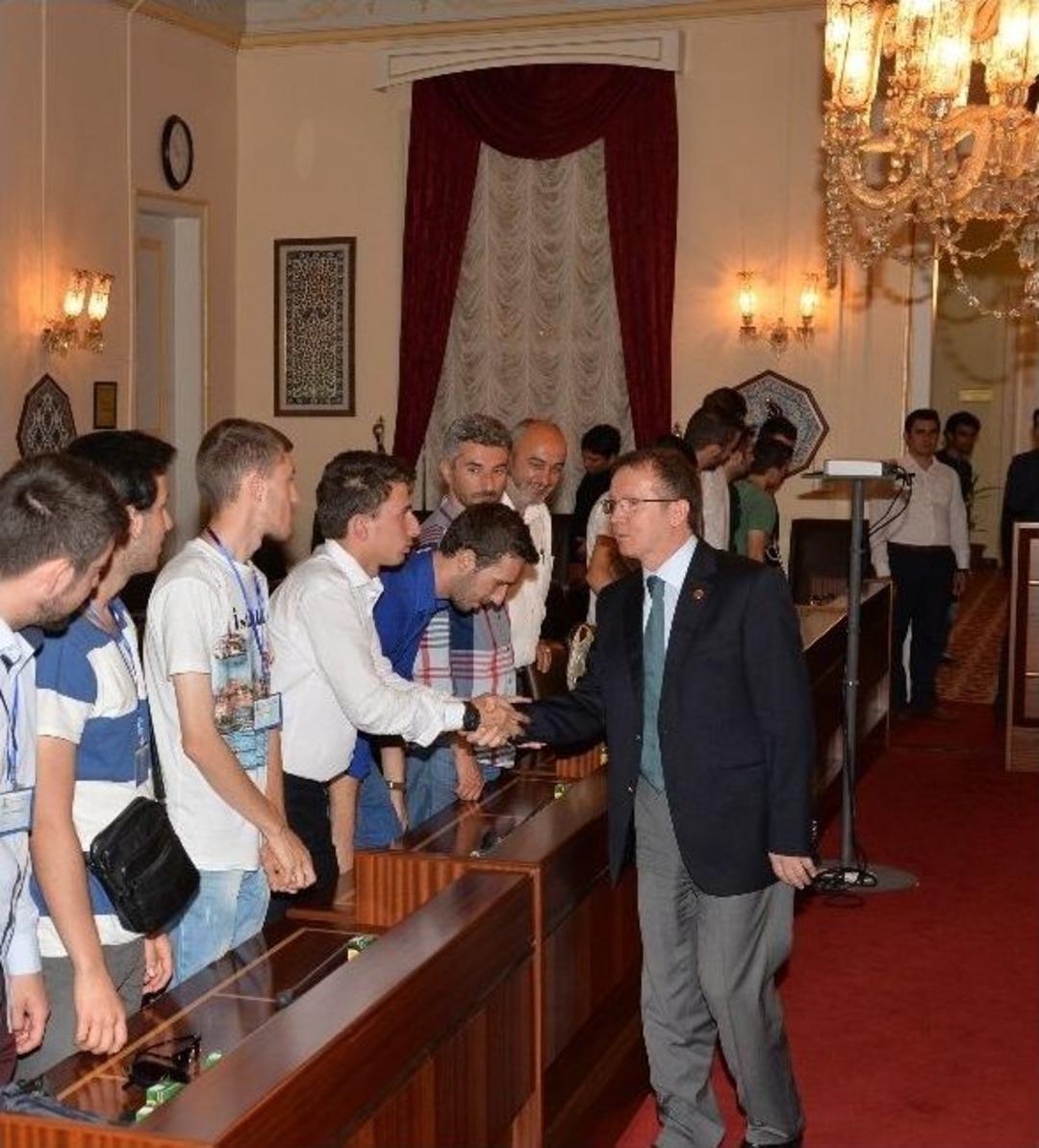 &Uuml;sk&uuml;pl&uuml; Hafızlık &Ouml;ğrencileri Bursa&rsquo;da