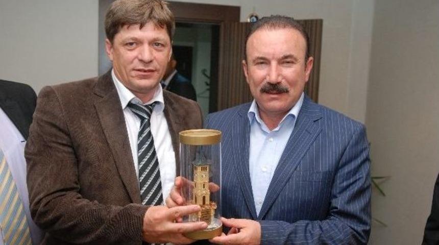 Başkan Doğan&rsquo;a Makedonya&rsquo;dan İadeyi Ziyaret