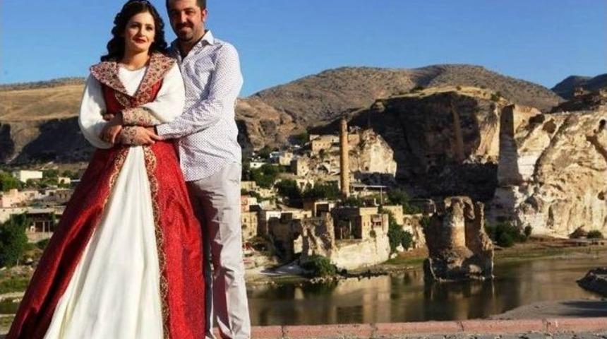 Tarihin G&ouml;lgesinde Mutluluk