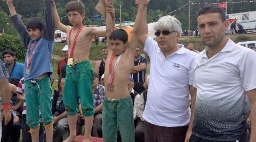 Sahipsiz G&uuml;reş&ccedil;iler K&uuml;rs&uuml;de Oltu&rsquo;nun Adını Duyurdu