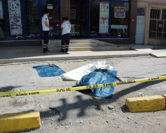 Gen&ccedil; Kadın 6 ncı Kattan Atlayarak İntihar Etti 1