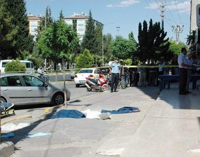 Gen&ccedil; Kadın 6 ncı Kattan Atlayarak İntihar Etti 2