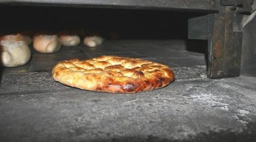 Afyonkarahisar&rsquo;da Ramazan Pidesi Fiyatları Bu Yıl Serbest Bırakıldı