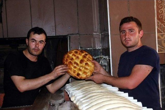 Afyonkarahisar’da Ramazan Pidesi Fiyatları Bu Yıl Serbest Bırakıldı