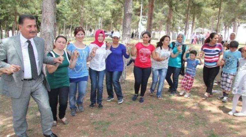 Toroslar Gen&ccedil;lik Merkezinde Yılsonu Pikniği