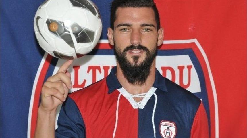 Altınordu, G&ouml;khan Yılmaz&rsquo;ın S&ouml;zleşmesini Uzattı