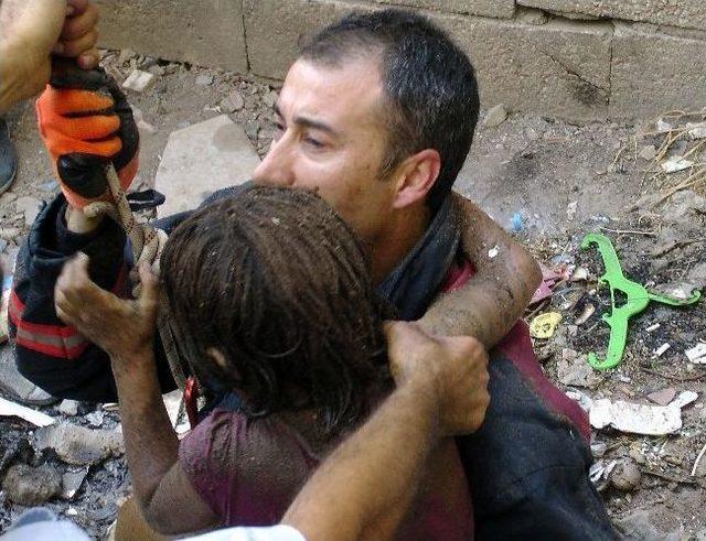 Oyun Oynayan Suriyeli İki Kız Kardeş Foseptik &Ccedil;ukuruna D&uuml;şt&uuml; 2