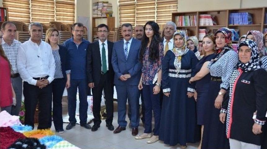 El Sanatları Sergisi T&ouml;renle A&ccedil;ıldı