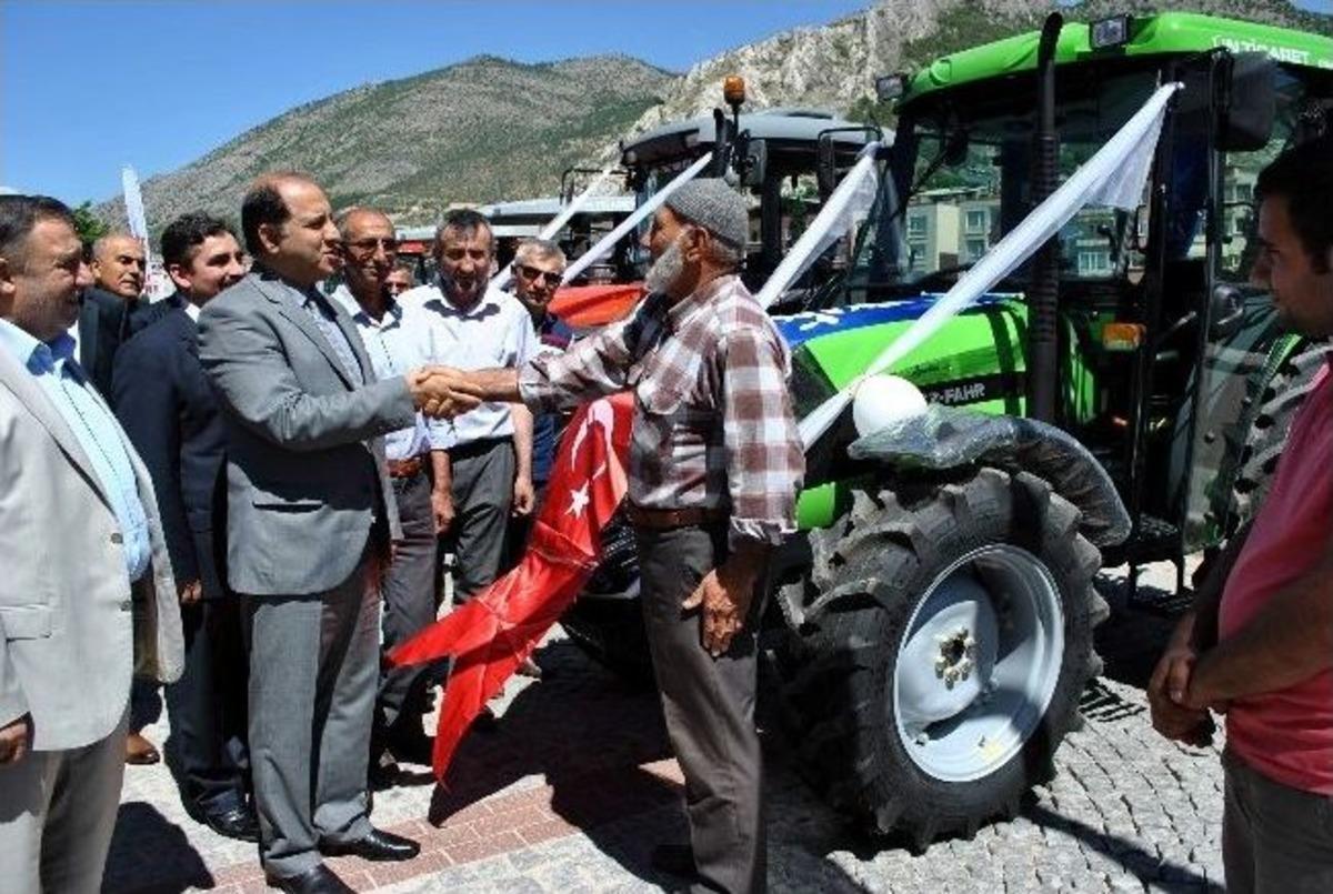 Tkdk&rsquo;dan Amasya &Ccedil;ift&ccedil;isine Trakt&ouml;r Desteği