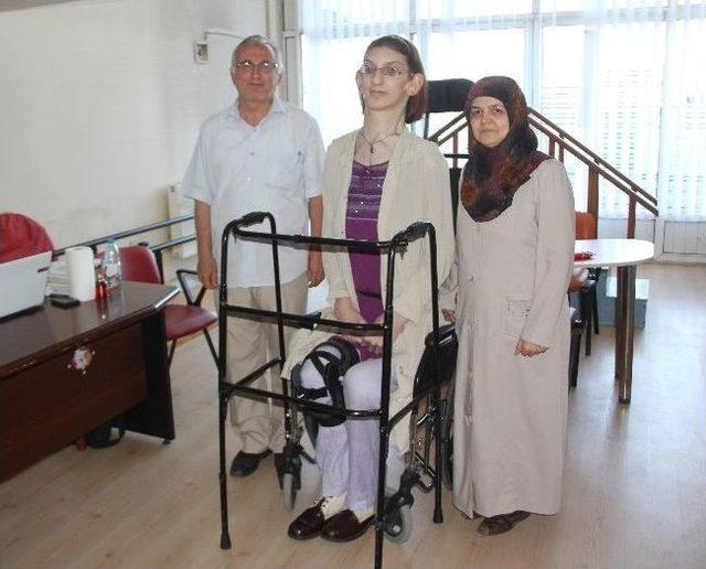 D&uuml;nyanın En Uzun Kızı Safranbolu&rsquo;da Yaşıyor 1